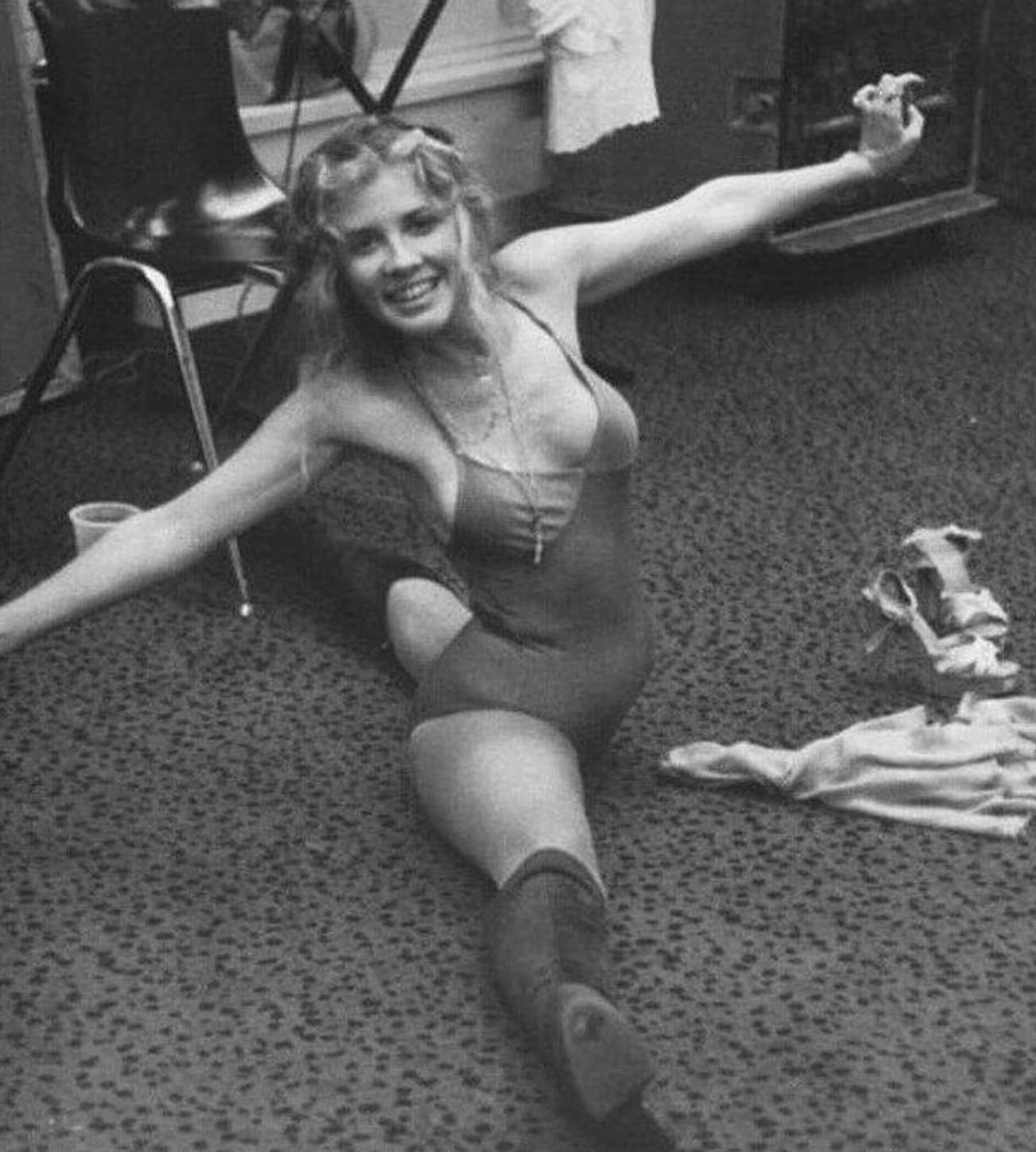 stevie nicks stretching